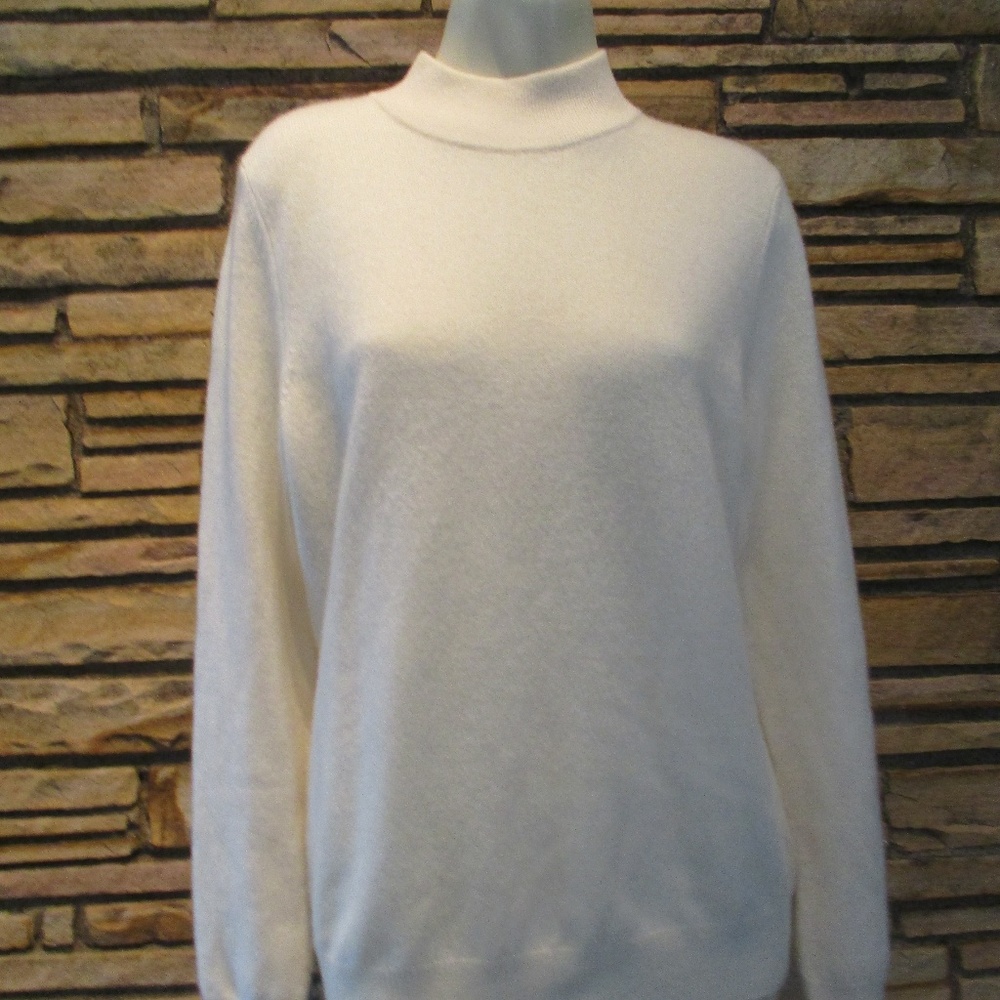 Prive 100% Cashmere sweater LS Crew Neck sz L